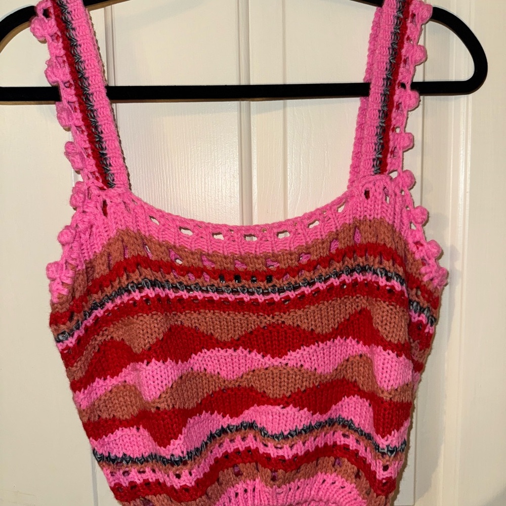 NEW WITHOUT TAGS!  Pink and Red Knit Crop Top